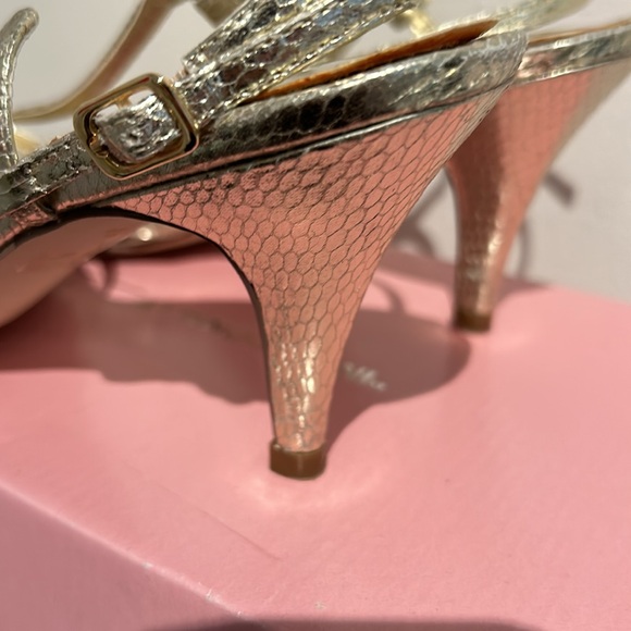 Le Chateau Shoes - Picture 4 of 6